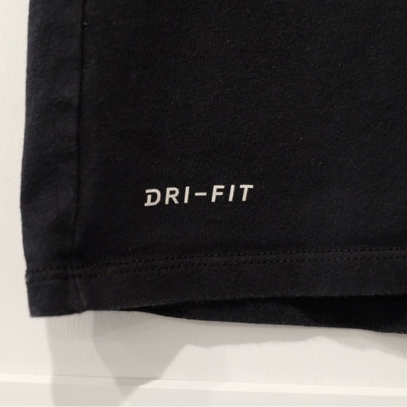 Nike Basketball Graphic Tee Medium​ - Picture 3 of 5